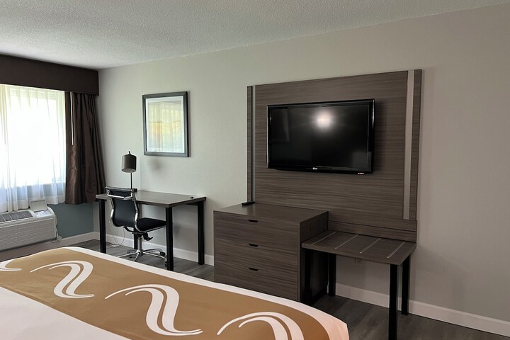 Room 16 of 37