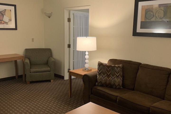 Room 5 of 62