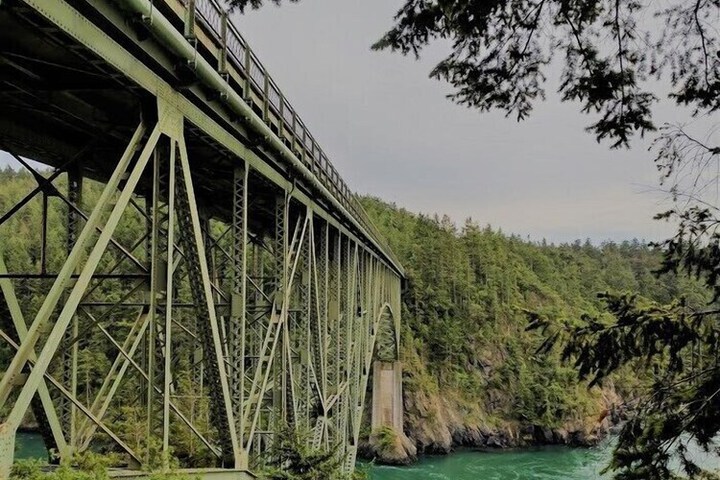 The Bluff on Whidbey B & B