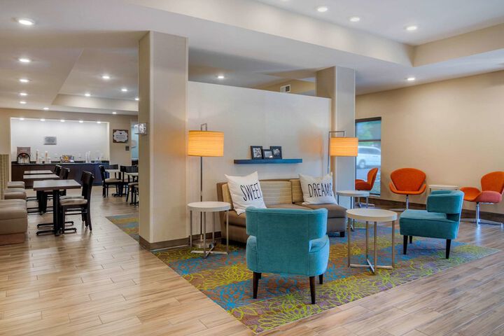 Hotel Interior 10 of 28