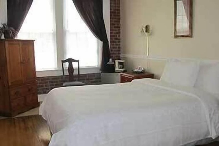 Room 17 of 22