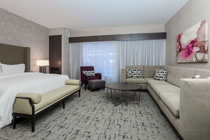 DoubleTree by Hilton Evansville
