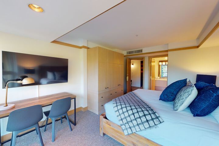 Room 142 of 330
