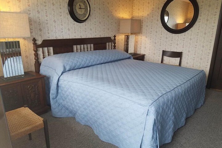 Room 5 of 24
