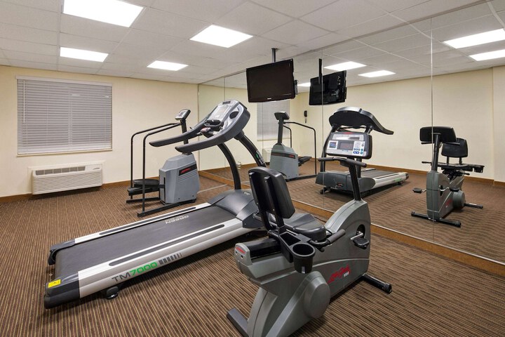 La Quinta Inn & Suites by Wyndham Sawgrass