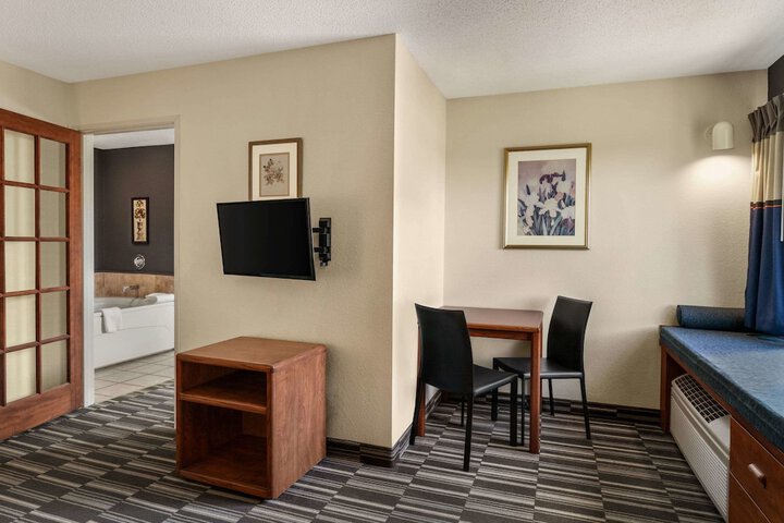 Room 13 of 51