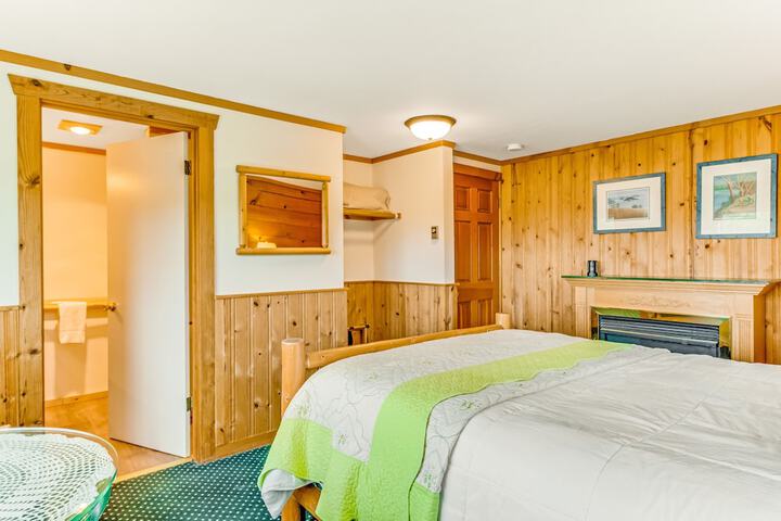 Room 107 of 189