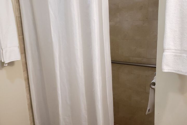 Crescent Suites Hotel