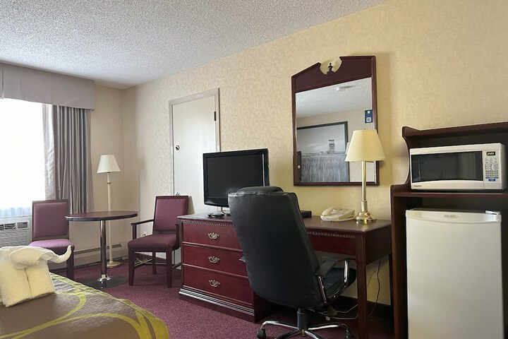 Room 65 of 96