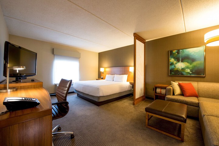 Room 17 of 33
