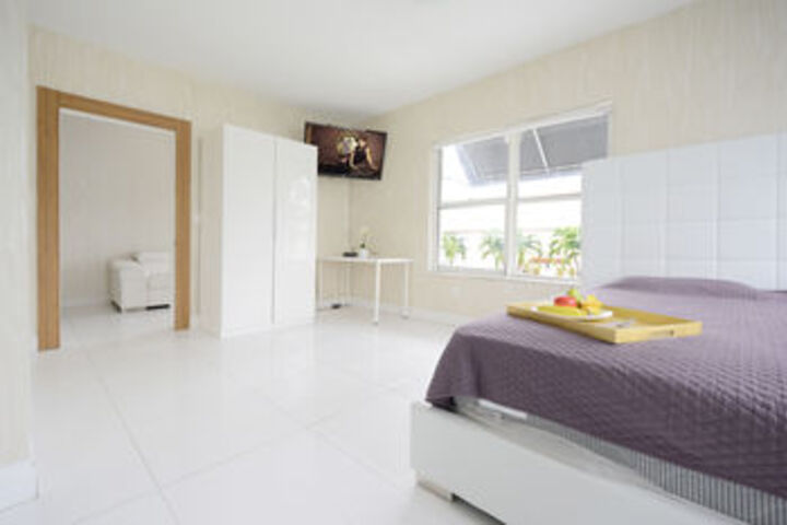 Lincoln Road Apartments