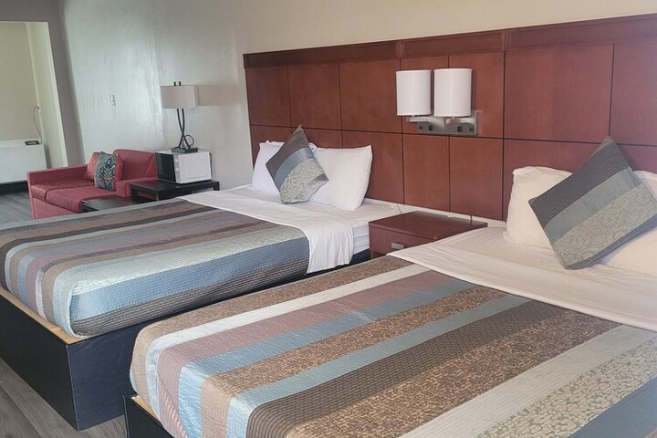 Room 13 of 22