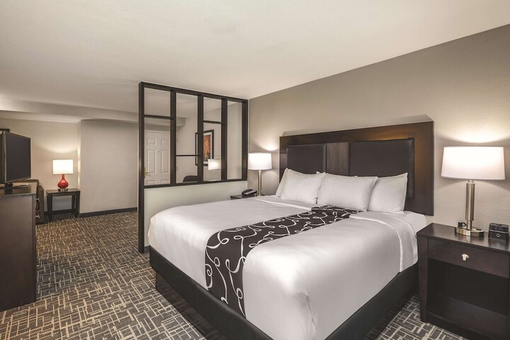 Room 51 of 62