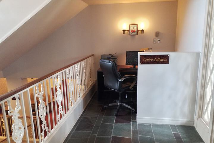 Business Center 36 of 38
