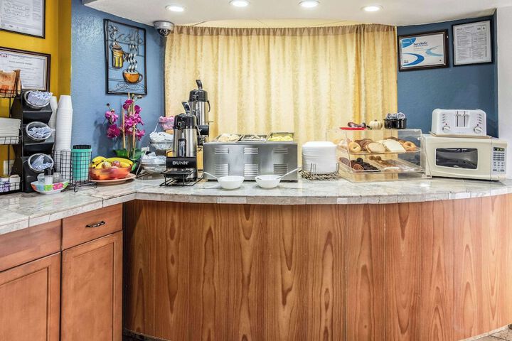 Breakfast/Coffee Service 16 of 19