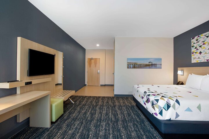 La Quinta Inn & Suites by Wyndham Manassas Va-Dulles Airport