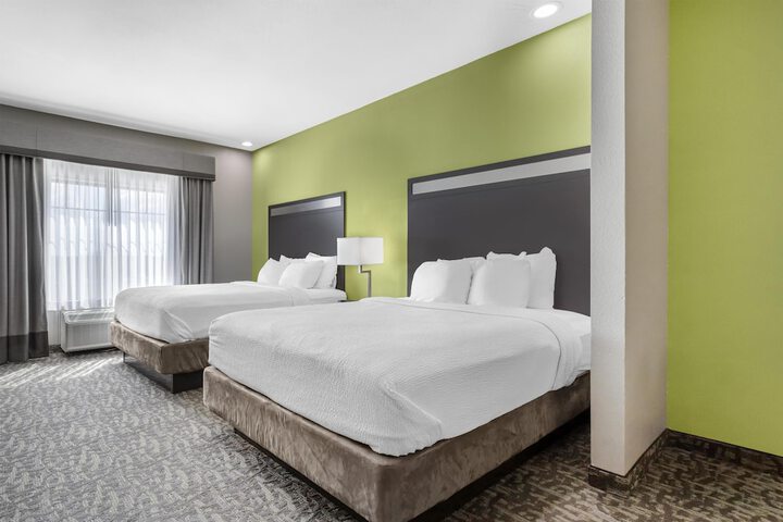 Best Western Plus Bay City Inn & Suites