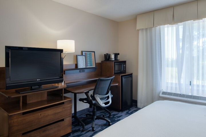 Fairfield Inn & Suites Dayton Troy