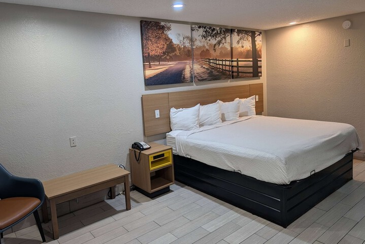 Room 17 of 25