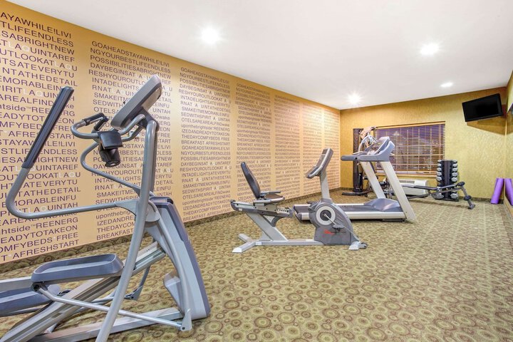 La Quinta Inn & Suites by Wyndham Dickinson