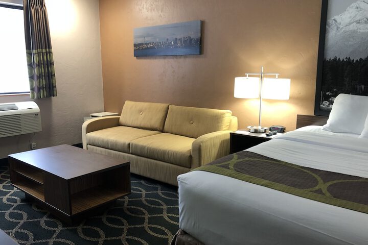 Room 43 of 46