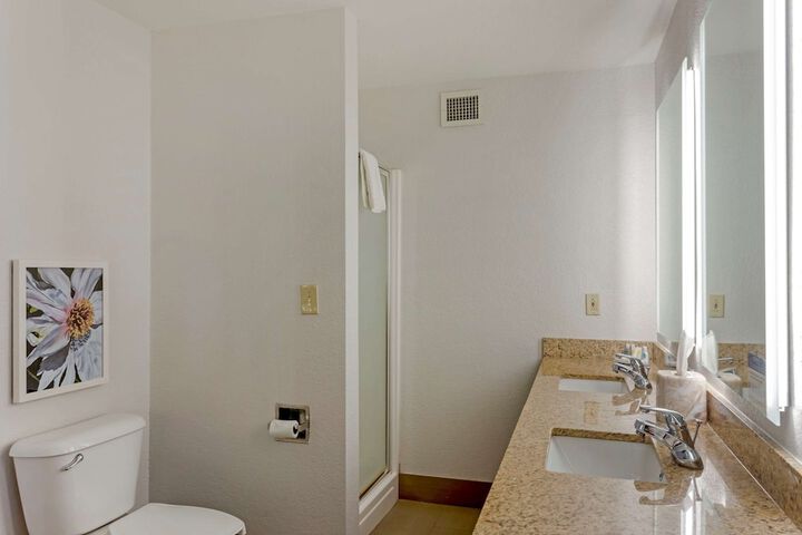 Room 14 of 39