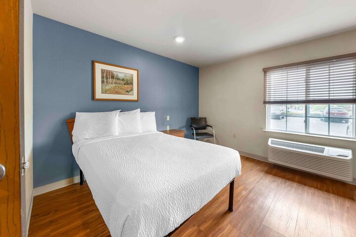 Room 9 of 28