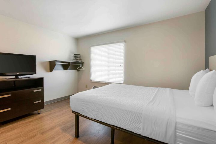 Room 14 of 24