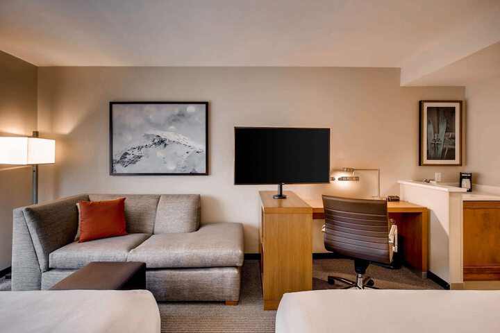 Room 32 of 67