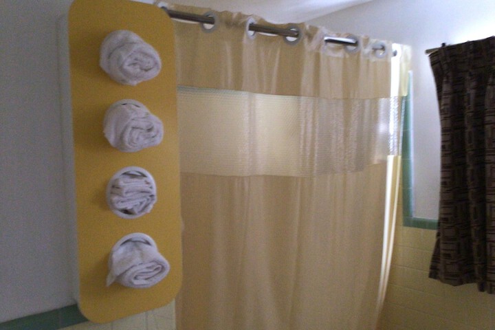 Room 10 of 12