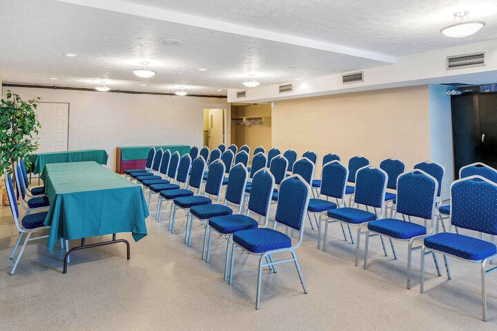 Quality Hotel & Suites