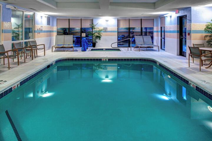 Courtyard by Marriott Richmond North