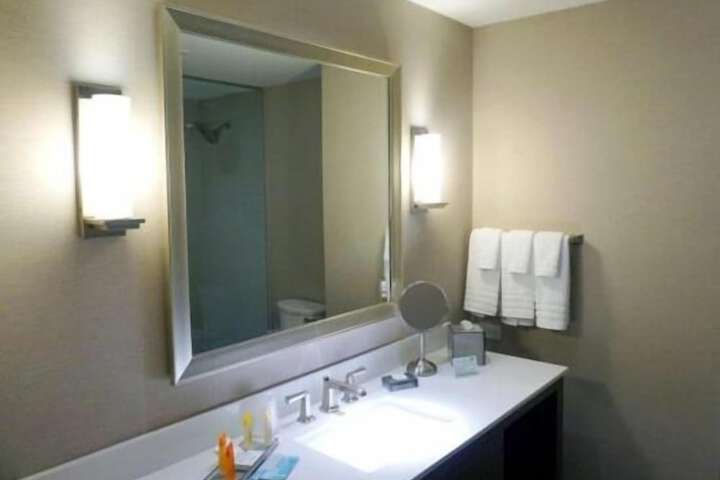 Room 15 of 33