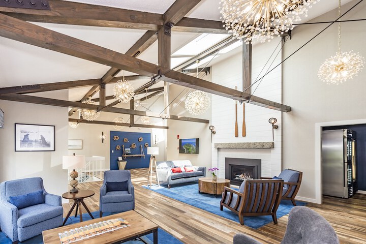Rockport Inn & Suites