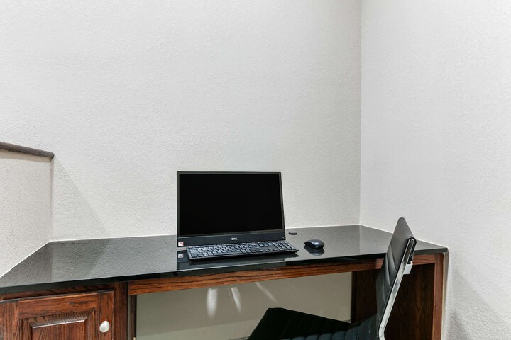 Business Center 38 of 38