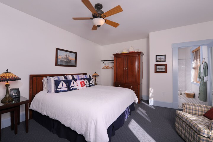 Room 46 of 125