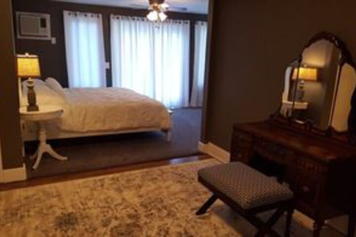 Maple Street Inn