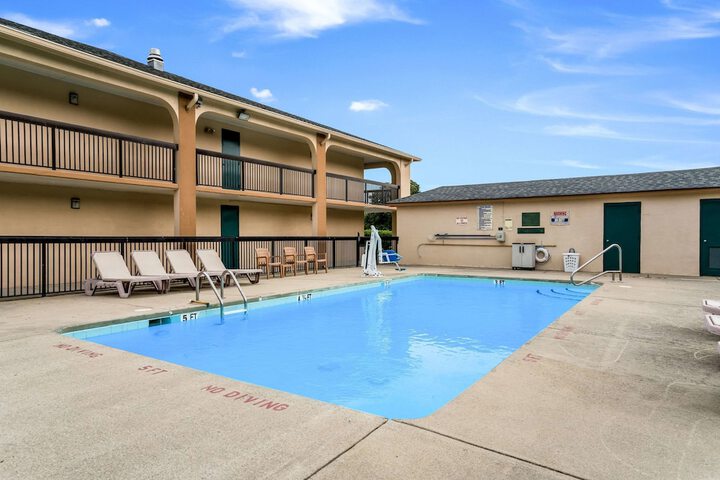 Pool 4 of 33