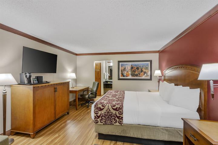 Best Western Plus Greenwell Inn