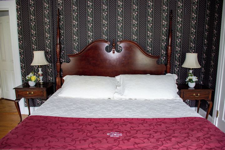Room 32 of 142