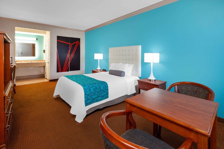 Room 10 of 20
