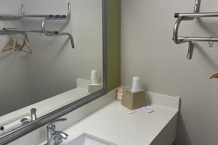 Room 16 of 26