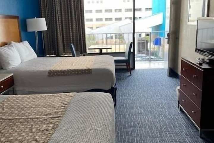 Room 10 of 24
