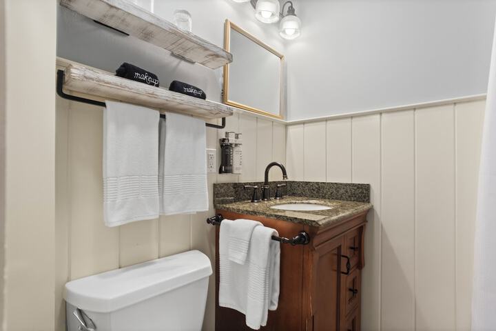 Room 132 of 218
