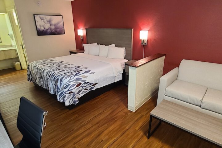 Red Roof Inn & Suites Cornelius – Lake Norman