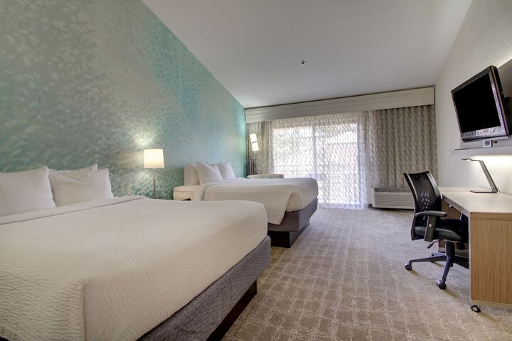 Courtyard by Marriott San Diego Del Mar / Solana Beach