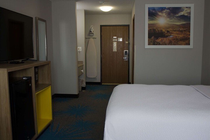 Days Inn by Wyndham Colby