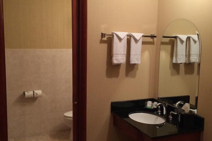 Pacer Inn & Suites Delaware