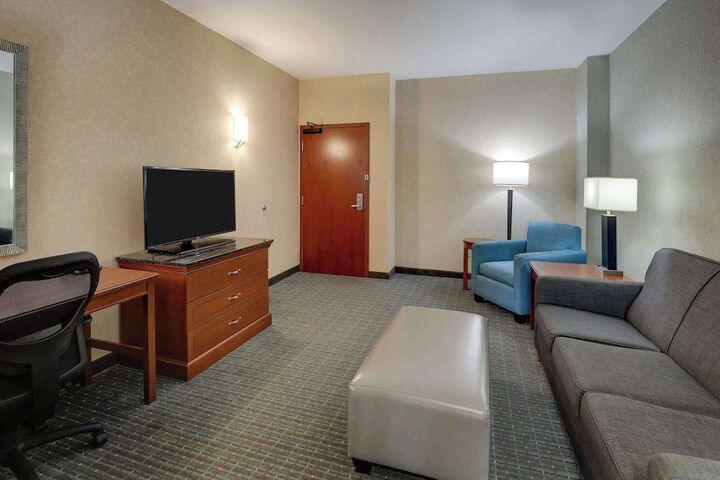 Room 38 of 74