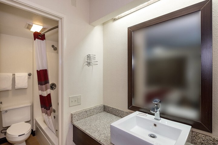 Room 9 of 23